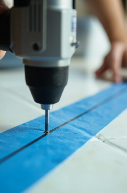 Outil pour percer carrelage sans casser